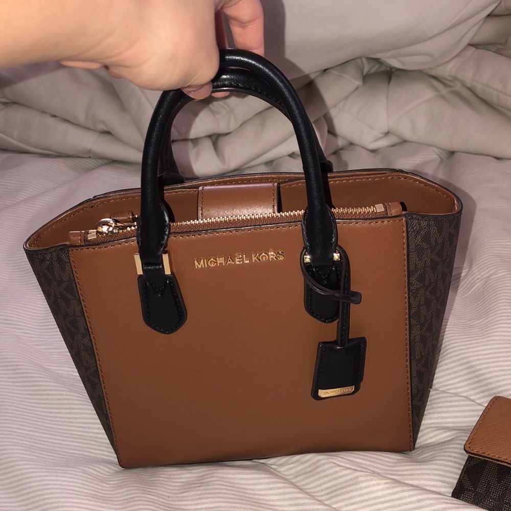 Micheal Kors bag/purse plus matching wallet, strap